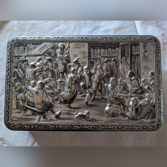 Vintage Teniers Biscuit Tin - Picture 1 of 4